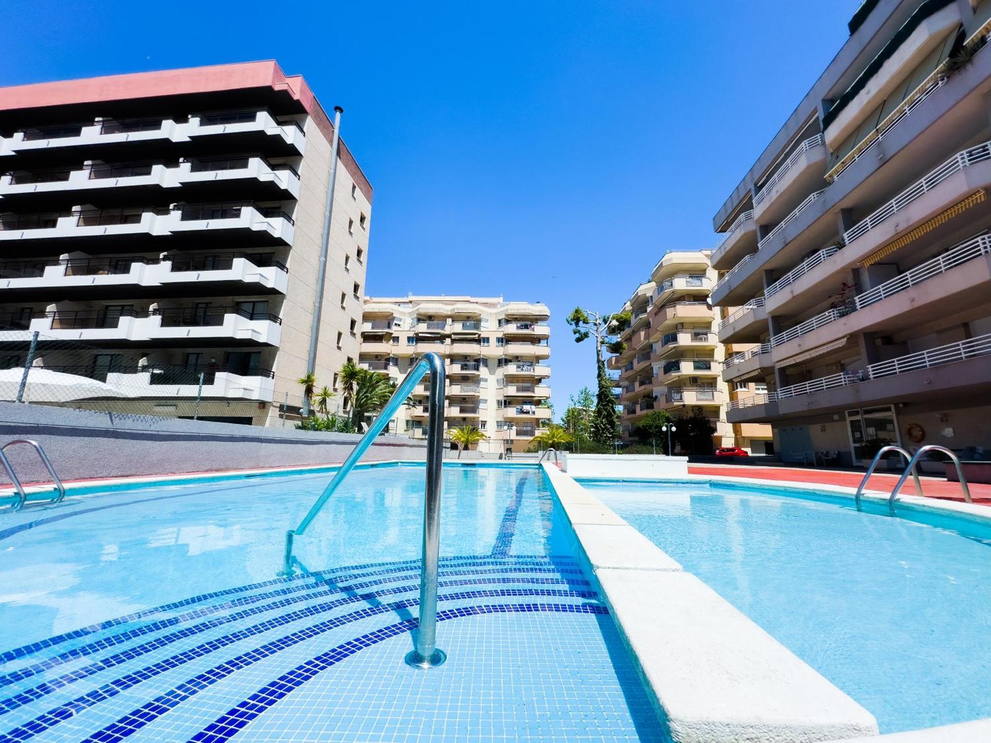 Rentalmar Zahara family suites Salou Bagian luar foto