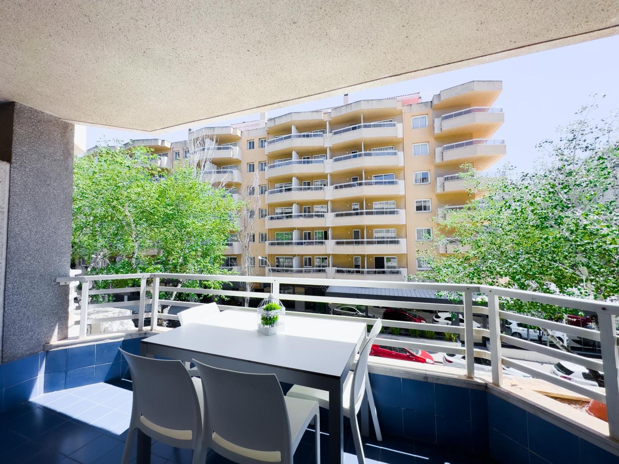 Rentalmar Zahara family suites Salou Bagian luar foto