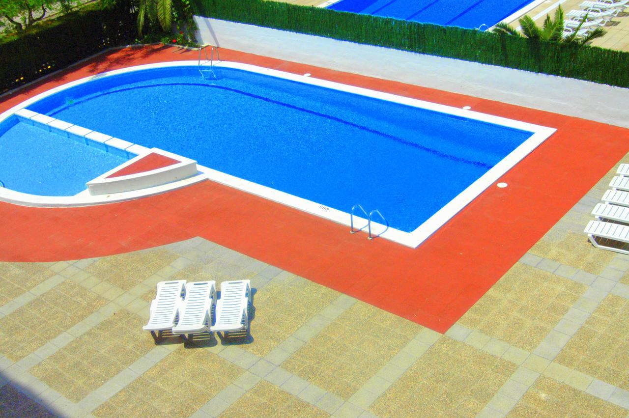 Rentalmar Zahara family suites Salou Bagian luar foto